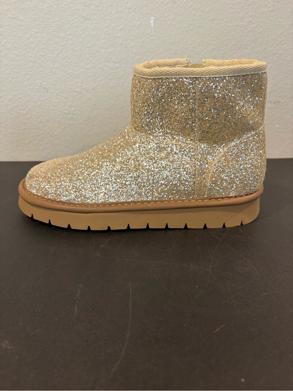 Cat & Jack Girls Honor Faux Suede Style Fur Lined Gold Glitter Boots Toddler 13 - Picture 6 of 10